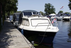 Gemütliches GFK-Kajütboot, liebevoll restauriert, € 12.900,00
